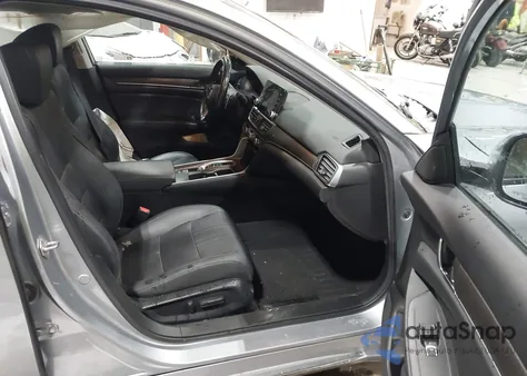 2020 Honda Accord Touring z USA, uszkodzony, nr VIN 1HGCV2F92LA031346